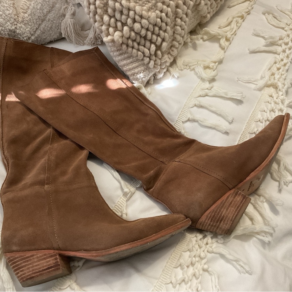 Brown Knee High Heeled Boots with Suede Material and Pointed Toe - Picture 3 of 4
